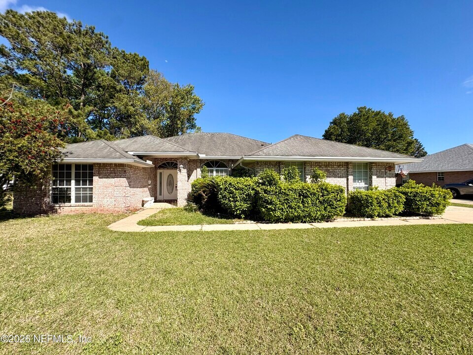 15677 Moss Hollow Dr in Jacksonville, FL - Building Photo