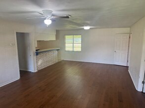 285 9th St in Markham, TX - Building Photo - Building Photo