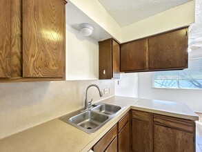 1405 W Braker Ln in Austin, TX - Building Photo - Building Photo
