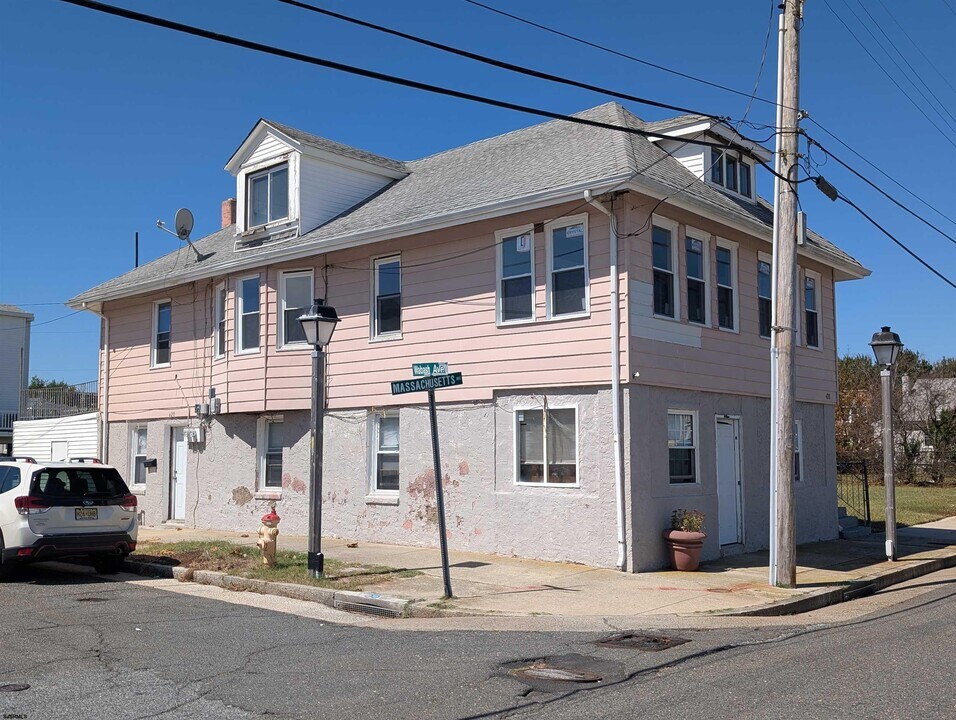 420 N Massachusetts Ave in Atlantic City, NJ - Building Photo