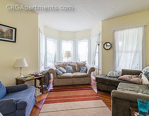 44 Benton Rd, Unit 1 in Somerville, MA - Foto de edificio