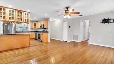 4211 W Knights Ave in Tampa, FL - Building Photo - Building Photo