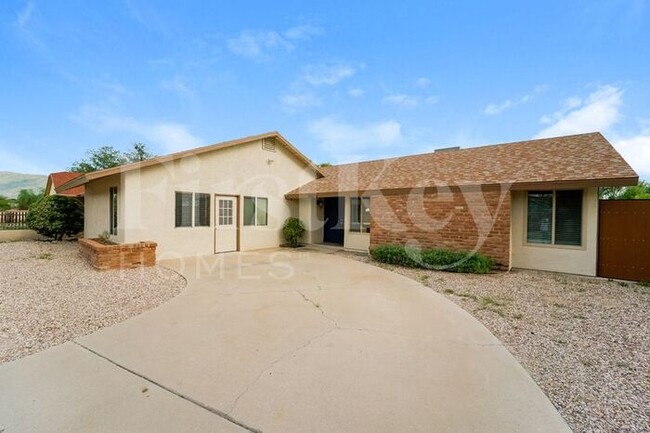 10272 E Sky Castle Way in Tucson, AZ - Foto de edificio - Building Photo