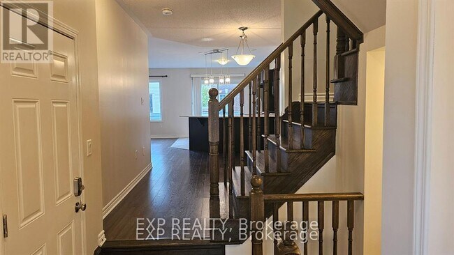 345 Gooding Cres in Milton, ON - Building Photo - Building Photo