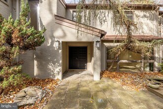 1434 Kirby Rd in McLean, VA - Building Photo - Building Photo