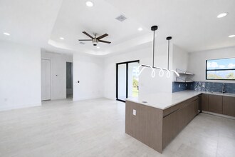 211 NW 25th Ave in Cape Coral, FL - Building Photo - Building Photo