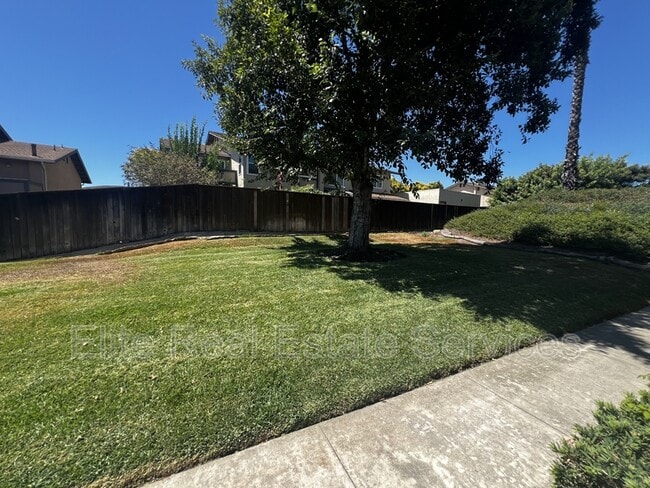 10633 Aristocrat Ct in Santee, CA - Building Photo - Building Photo