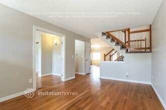 19891 E Dartmouth Ave in Aurora, CO - Foto de edificio - Building Photo
