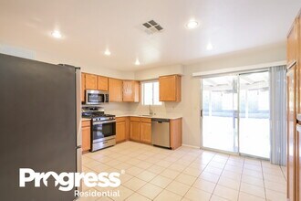 123 Hexham Dr in Henderson, NV - Building Photo - Building Photo