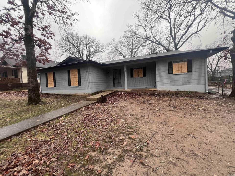 1320 Abigail St in Little Rock, AR - Building Photo