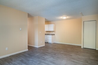 Heritage 24 in Beaverton, OR - Building Photo - Interior Photo