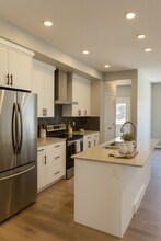 8662 Edgemont Link NW in Edmonton, AB - Building Photo - Building Photo