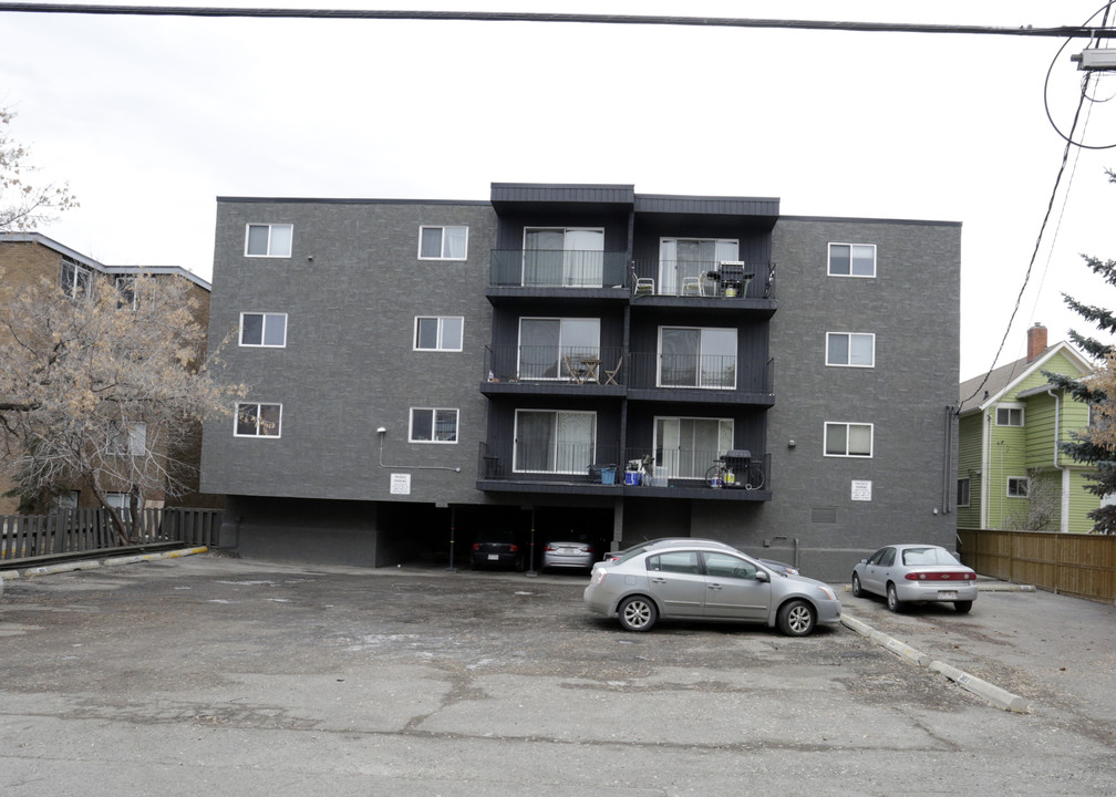 Melrose Place in Calgary, AB - Building Photo