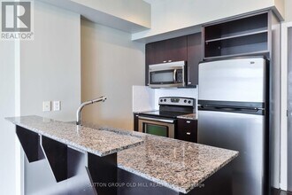 103 The Queensway in Toronto, ON - Building Photo - Building Photo