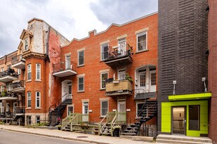975-989 Saint-André Rue in Montréal, QC - Building Photo