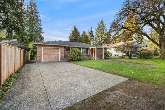 19515 Fremont Ave N in Shoreline, WA - Building Photo - Building Photo