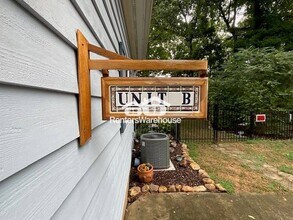 9801 Providence Forest Ln in Charlotte, NC - Building Photo - Building Photo