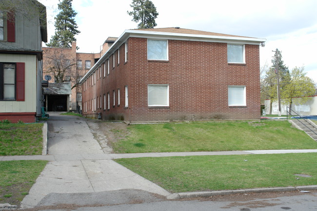 Elm Apartments in Browne's Addition! in Spokane, WA - Building Photo - Building Photo