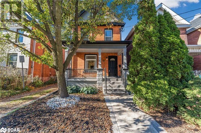 57 Stirton St