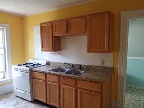 161 Union Ave NE, Unit Apt 2 in Grand Rapids, MI - Foto de edificio - Building Photo