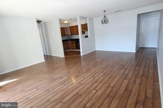 2315 Aspen Dr in Plainsboro, NJ - Building Photo - Building Photo