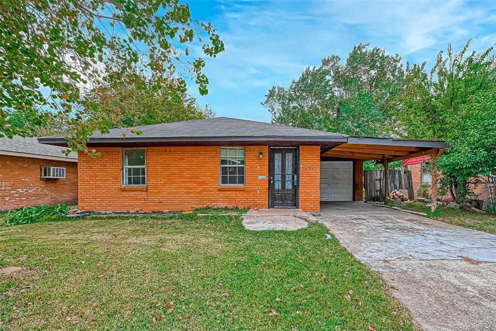 3034 Akard St Photo