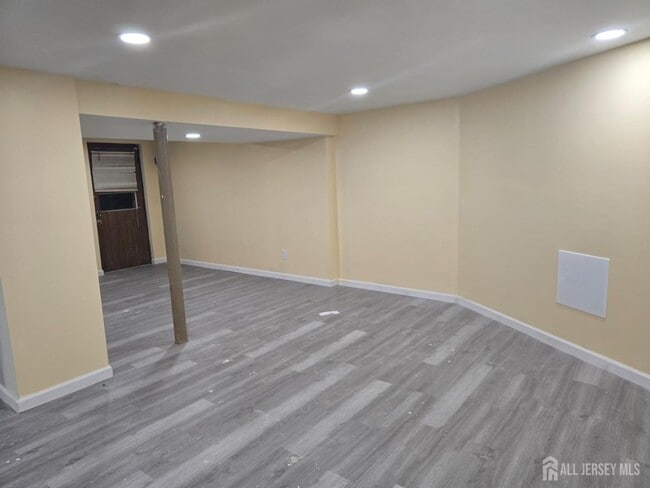 property at 14 Mayling Ct