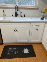 94 Oakleaf Ave in Oak Park, CA - Building Photo - Building Photo