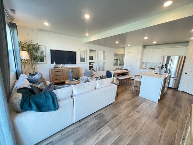 1566 N Summer Spgs Cv in Spanish Fork, UT - Building Photo - Building Photo