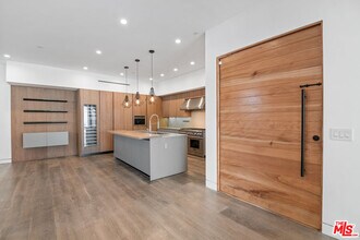 516 Vernon Ave in Los Angeles, CA - Building Photo - Building Photo