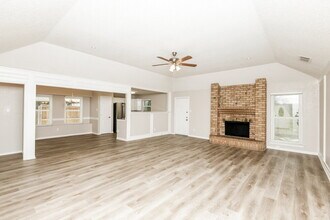 1913 Green Willow Dr in Fort Worth, TX - Building Photo - Building Photo