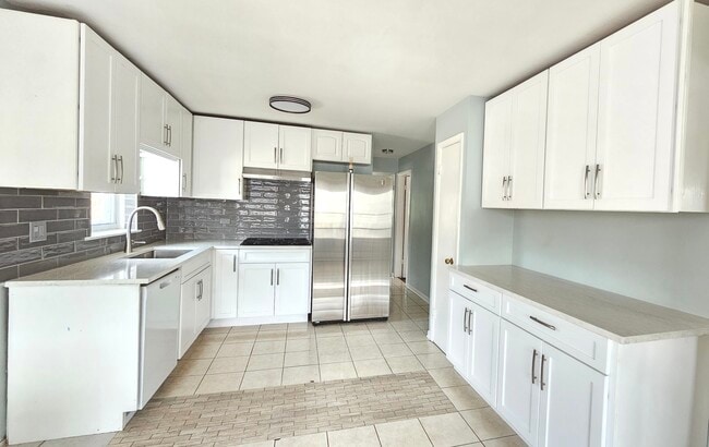 2550 N Neva Ave in Chicago, IL - Building Photo - Building Photo