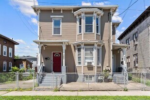 387 Nichols St in Bridgeport, CT - Building Photo