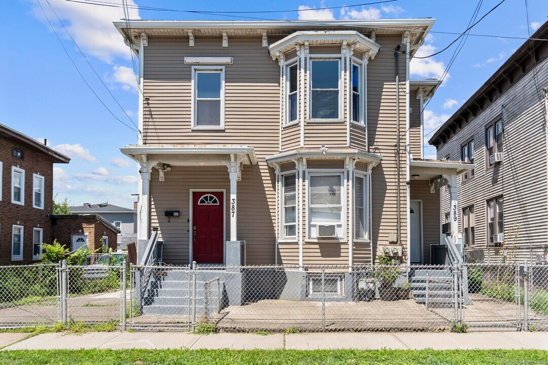 387 Nichols St in Bridgeport, CT - Foto de edificio
