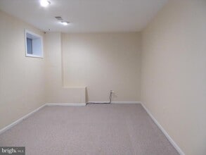 37 Carriage House Cir in Alexandria, VA - Building Photo - Building Photo