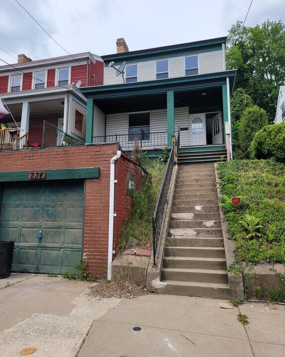 234 Bonvue St in Pittsburgh, PA - Building Photo