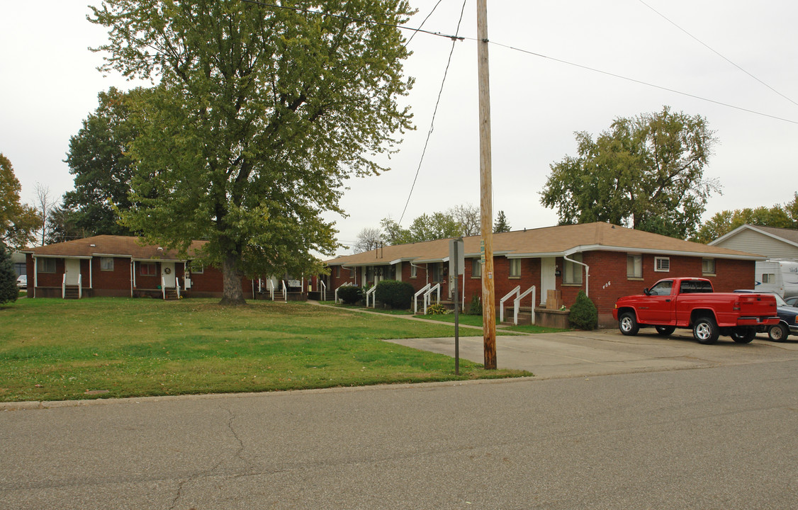 406-407 Florence St in Belpre, OH - Foto de edificio