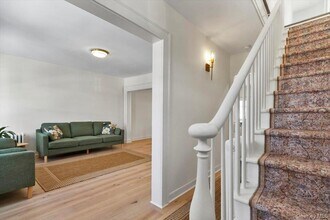 8 S Cedar St in Beacon, NY - Building Photo - Building Photo