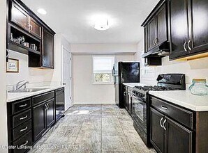 331 W Saginaw St in East Lansing, MI - Building Photo - Building Photo