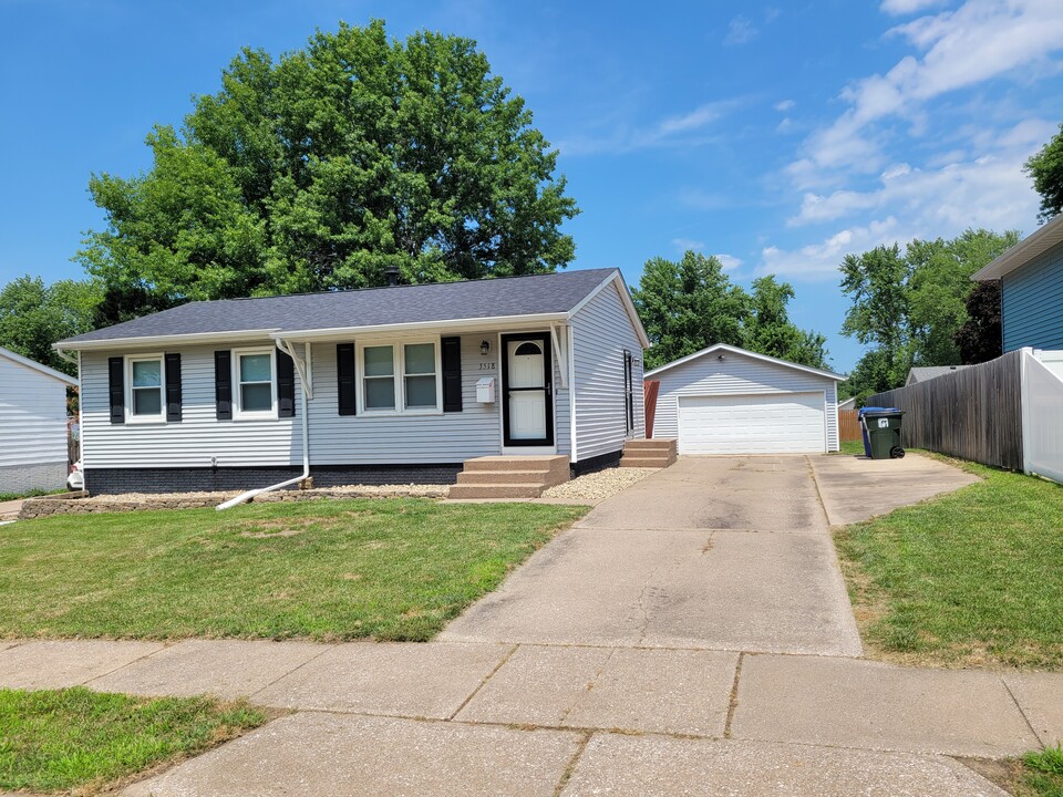 3518 W Hayes St in Davenport, IA - Building Photo