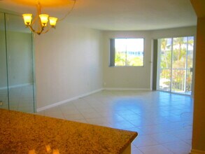 2700 Banyan Rd-Unit -36 in Boca Raton, FL - Building Photo - Building Photo