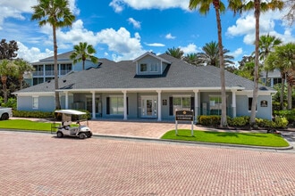 Summerhill Apartments in Titusville, FL - Foto de edificio - Building Photo