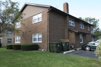 109 S Whispering Hills Dr in Naperville, IL - Building Photo - Building Photo