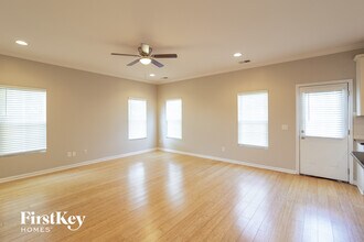 3336 Pavilion Lake Dr in Johns Island, SC - Building Photo - Building Photo