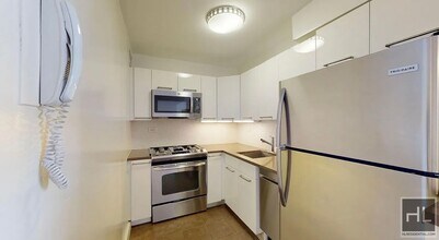 EAST 63 STREET in New York, NY - Building Photo - Building Photo