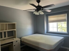 2350 Calistoga Dr in Hollister, CA - Building Photo - Building Photo