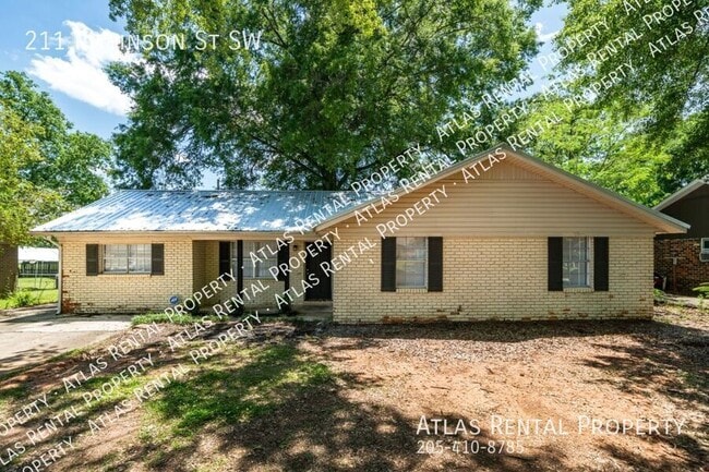 property at 211 Robinson St SW