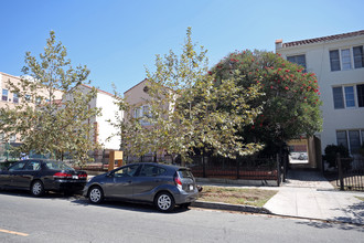 Catalina Apartments in Los Angeles, CA - Building Photo - Building Photo