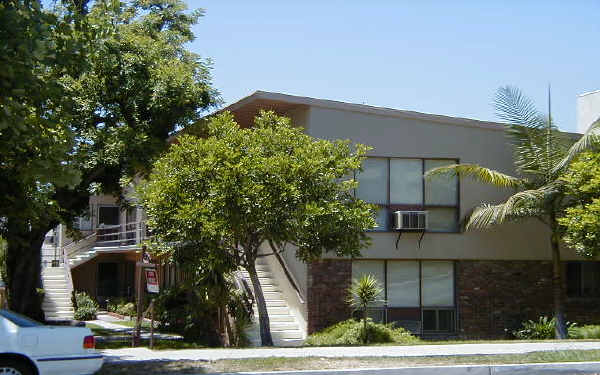 677-681 S Marengo Ave in Pasadena, CA - Building Photo - Building Photo