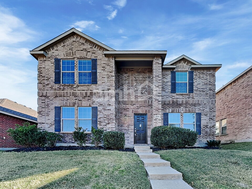 2016 Bentwood Dr in Glenn Heights, TX - Building Photo